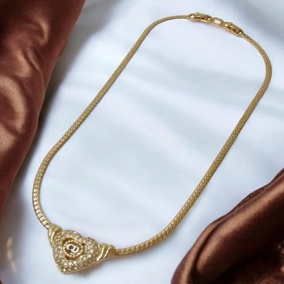 DIOR Heart CD Logo Necklace 🤩✨